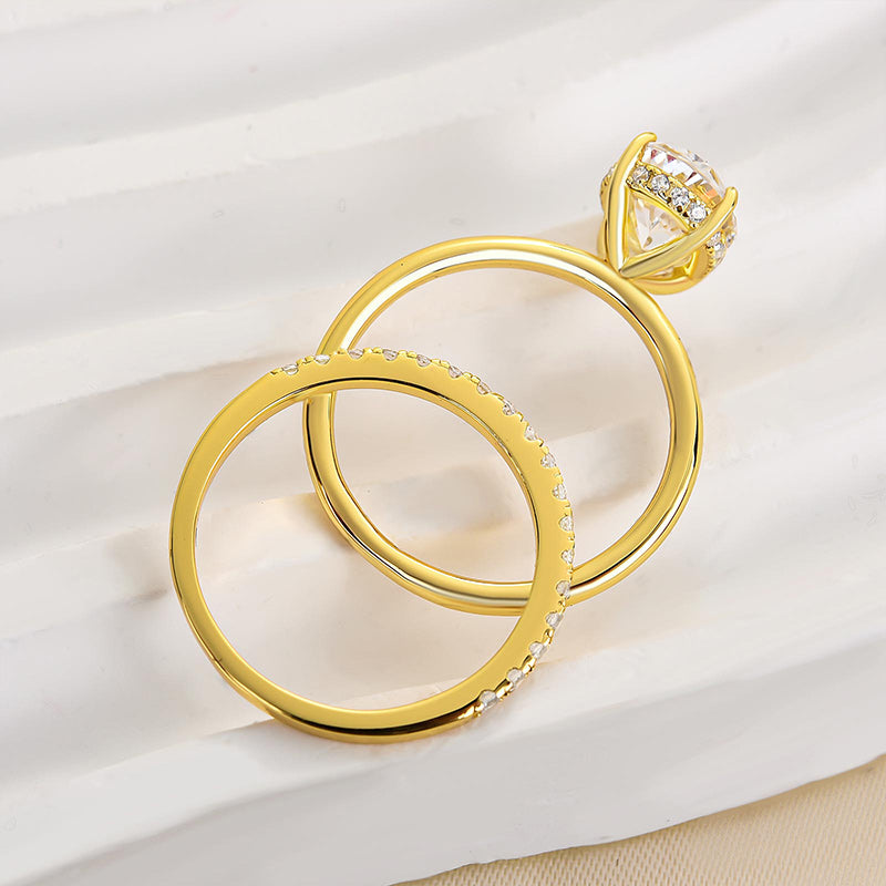 Dainty Oval Cut Wedding Ring Set