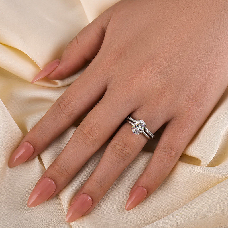 Dainty Oval Cut Wedding Ring Set