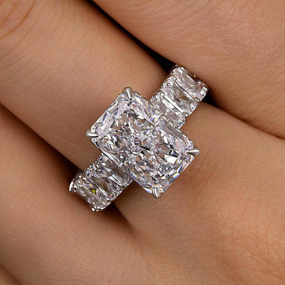 Gorgeous Radiant Cut Engagement Ring