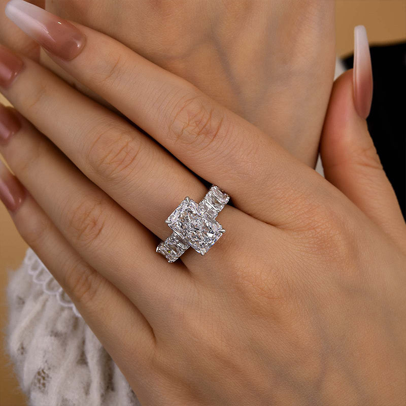 Gorgeous Radiant Cut Engagement Ring