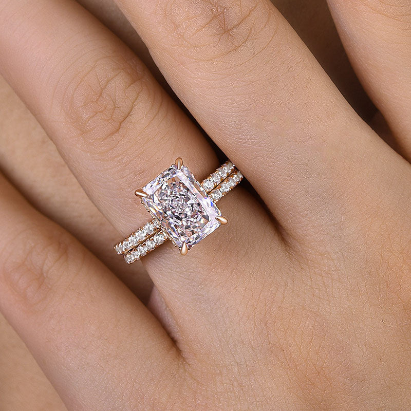 Gorgeous 3.5 Carat Radiant Cut  Ring Set