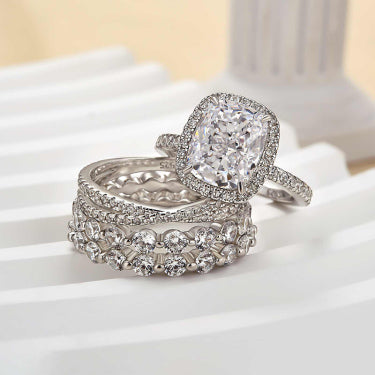 4 Pieces Luxurious Halo Cushion Cut Ring Set