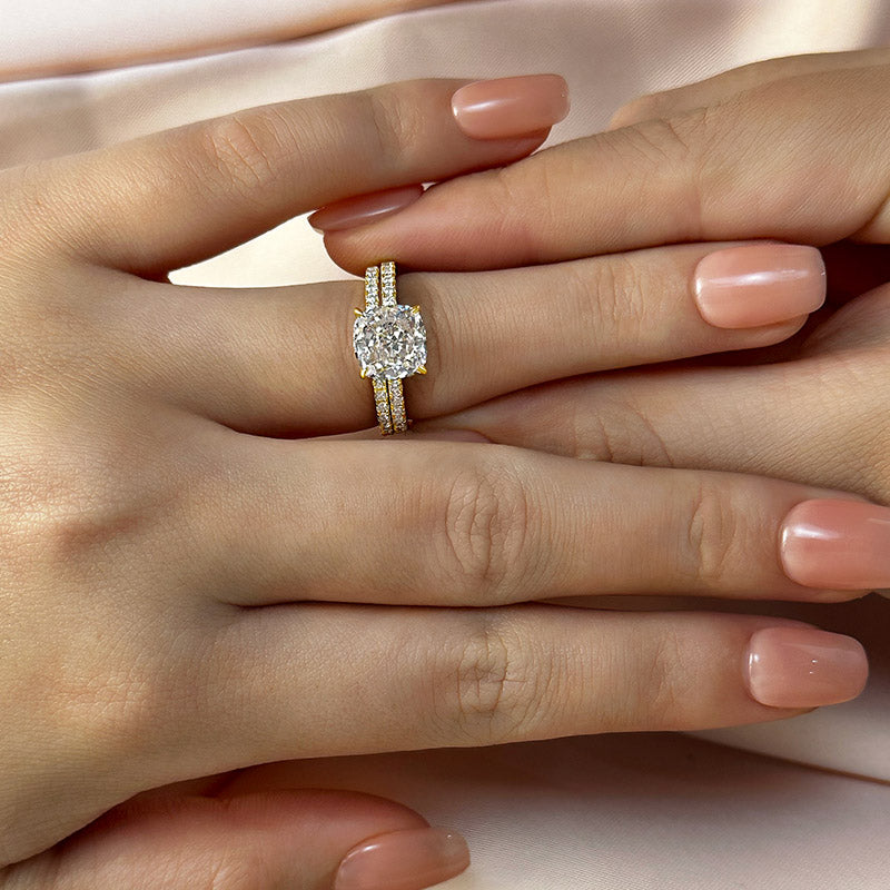 Stunning 3.0 Carat Cushion Cut Ring Set