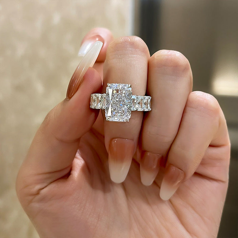 Gorgeous Radiant Cut Engagement Ring