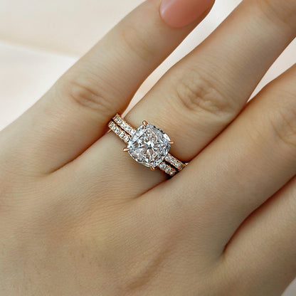 Stunning 3.0 Carat Cushion Cut Ring Set